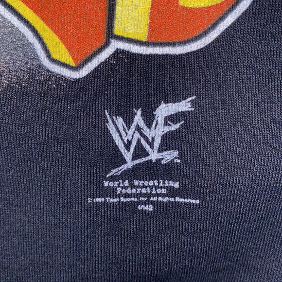 WWF Shirt - Picture 3 of 6